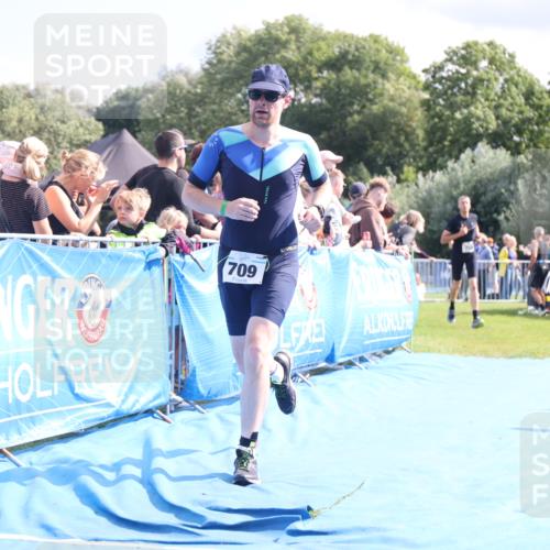 25.08.2024 - Elbe Triathlon Hamburg H.Heesch http://msf.ph/oto/6884984 25.08.2024 11:30:40 Ziel 709, 758 meine-sportfotos.de