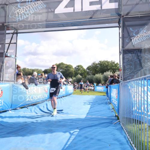 25.08.2024 - Elbe Triathlon Hamburg H.Heesch http://msf.ph/oto/6885016 25.08.2024 11:23:03 Ziel 246, 385, 554, 558, 715 meine-sportfotos.de