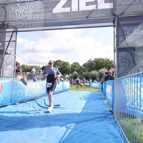 25.08.2024 - Elbe Triathlon Hamburg H.Heesch http://msf.ph/oto/6885018 25.08.2024 11:23:03 Ziel 246, 385, 554, 558, 715 meine-sportfotos.de