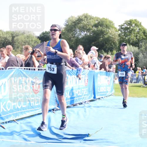 25.08.2024 - Elbe Triathlon Hamburg H.Heesch http://msf.ph/oto/6885062 25.08.2024 11:30:53 Ziel 630, 719, 753, 796, 1435 meine-sportfotos.de