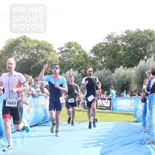 25.08.2024 - Elbe Triathlon Hamburg H.Heesch http://msf.ph/oto/6885066 25.08.2024 11:23:16 Ziel 205, 558, 645, 654, 727, 1845 meine-sportfotos.de