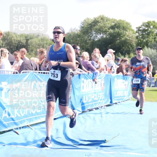 25.08.2024 - Elbe Triathlon Hamburg H.Heesch http://msf.ph/oto/6885067 25.08.2024 11:30:54 Ziel 630, 719, 753, 796, 1435 meine-sportfotos.de