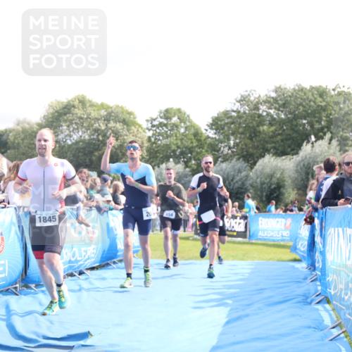 25.08.2024 - Elbe Triathlon Hamburg H.Heesch http://msf.ph/oto/6885070 25.08.2024 11:23:16 Ziel 205, 558, 645, 654, 727, 1845 meine-sportfotos.de
