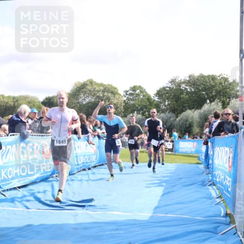 25.08.2024 - Elbe Triathlon Hamburg H.Heesch http://msf.ph/oto/6885076 25.08.2024 11:23:17 Ziel 205, 558, 645, 654, 727, 1845 meine-sportfotos.de
