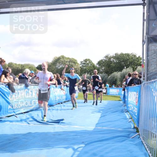 25.08.2024 - Elbe Triathlon Hamburg H.Heesch http://msf.ph/oto/6885078 25.08.2024 11:23:17 Ziel 205, 558, 645, 654, 727, 1845 meine-sportfotos.de