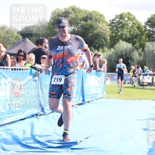 25.08.2024 - Elbe Triathlon Hamburg H.Heesch http://msf.ph/oto/6885083 25.08.2024 11:30:55 Ziel 630, 719, 753, 796, 1435 meine-sportfotos.de