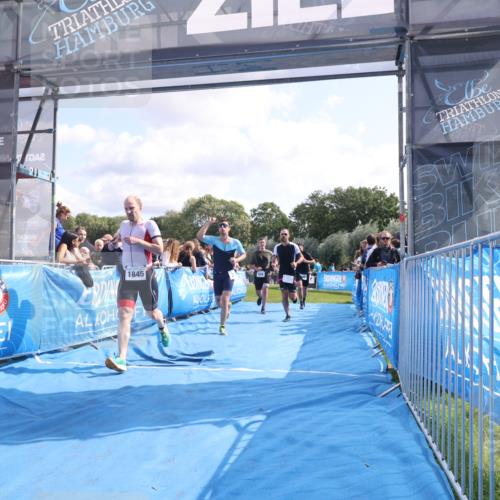 25.08.2024 - Elbe Triathlon Hamburg H.Heesch http://msf.ph/oto/6885086 25.08.2024 11:23:17 Ziel 205, 558, 645, 654, 727, 1845 meine-sportfotos.de