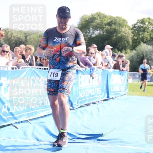 25.08.2024 - Elbe Triathlon Hamburg H.Heesch http://msf.ph/oto/6885103 25.08.2024 11:30:56 Ziel 630, 719, 753, 796, 1435 meine-sportfotos.de