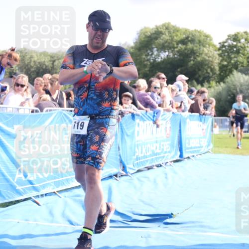 25.08.2024 - Elbe Triathlon Hamburg H.Heesch http://msf.ph/oto/6885109 25.08.2024 11:30:56 Ziel 630, 719, 753, 796, 1435 meine-sportfotos.de