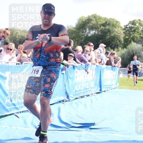 25.08.2024 - Elbe Triathlon Hamburg H.Heesch http://msf.ph/oto/6885115 25.08.2024 11:30:56 Ziel 630, 719, 753, 796, 1435 meine-sportfotos.de