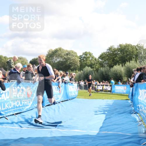 25.08.2024 - Elbe Triathlon Hamburg H.Heesch http://msf.ph/oto/6885127 25.08.2024 11:23:31 Ziel 576, 641 meine-sportfotos.de