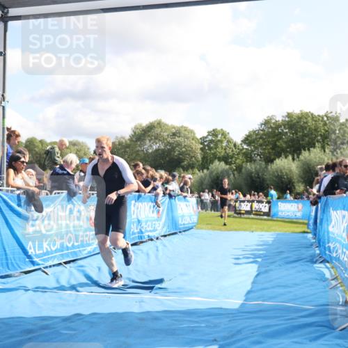 25.08.2024 - Elbe Triathlon Hamburg H.Heesch http://msf.ph/oto/6885131 25.08.2024 11:23:31 Ziel 576, 641 meine-sportfotos.de