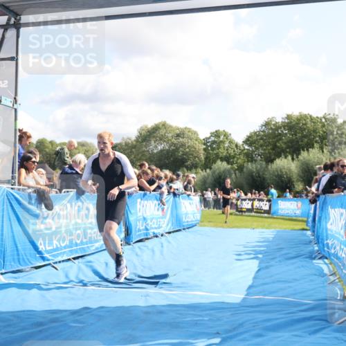 25.08.2024 - Elbe Triathlon Hamburg H.Heesch http://msf.ph/oto/6885133 25.08.2024 11:23:31 Ziel 576, 641 meine-sportfotos.de