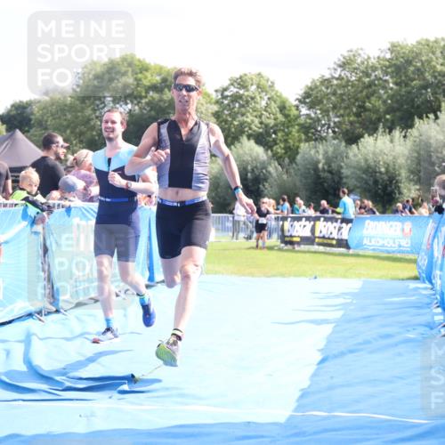25.08.2024 - Elbe Triathlon Hamburg H.Heesch http://msf.ph/oto/6885134 25.08.2024 11:31:00 Ziel 630, 719, 753, 1435 meine-sportfotos.de