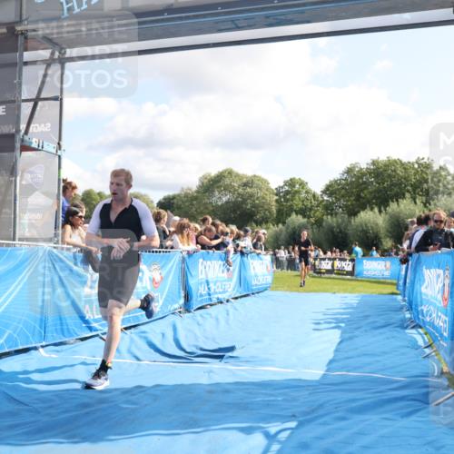 25.08.2024 - Elbe Triathlon Hamburg H.Heesch http://msf.ph/oto/6885142 25.08.2024 11:23:31 Ziel 576, 641 meine-sportfotos.de