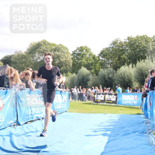 25.08.2024 - Elbe Triathlon Hamburg H.Heesch http://msf.ph/oto/6885145 25.08.2024 11:23:34 Ziel 576, 641 meine-sportfotos.de