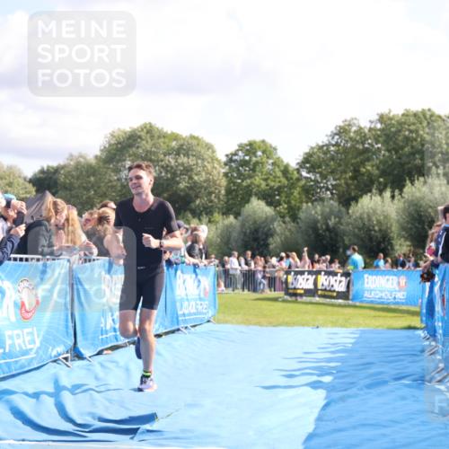 25.08.2024 - Elbe Triathlon Hamburg H.Heesch http://msf.ph/oto/6885149 25.08.2024 11:23:34 Ziel 576, 641 meine-sportfotos.de