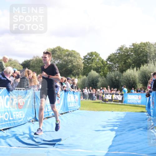 25.08.2024 - Elbe Triathlon Hamburg H.Heesch http://msf.ph/oto/6885155 25.08.2024 11:23:34 Ziel 576, 641 meine-sportfotos.de