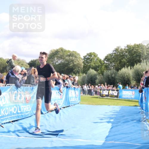 25.08.2024 - Elbe Triathlon Hamburg H.Heesch http://msf.ph/oto/6885159 25.08.2024 11:23:34 Ziel 576, 641 meine-sportfotos.de