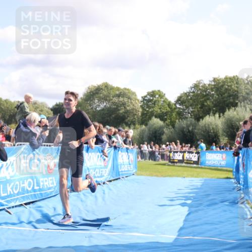 25.08.2024 - Elbe Triathlon Hamburg H.Heesch http://msf.ph/oto/6885161 25.08.2024 11:23:34 Ziel 576, 641 meine-sportfotos.de