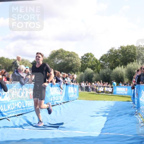 25.08.2024 - Elbe Triathlon Hamburg H.Heesch http://msf.ph/oto/6885163 25.08.2024 11:23:34 Ziel 576, 641 meine-sportfotos.de