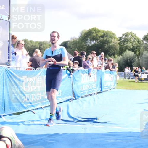 25.08.2024 - Elbe Triathlon Hamburg H.Heesch http://msf.ph/oto/6885166 25.08.2024 11:31:01 Ziel 630, 719, 753, 1433, 1435 meine-sportfotos.de