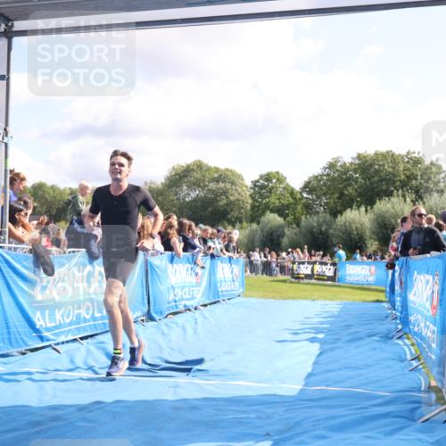 25.08.2024 - Elbe Triathlon Hamburg H.Heesch http://msf.ph/oto/6885167 25.08.2024 11:23:34 Ziel 576, 641 meine-sportfotos.de