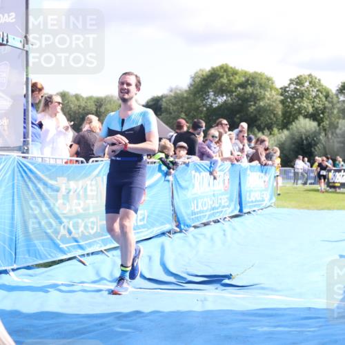 25.08.2024 - Elbe Triathlon Hamburg H.Heesch http://msf.ph/oto/6885168 25.08.2024 11:31:02 Ziel 630, 719, 1433, 1435 meine-sportfotos.de