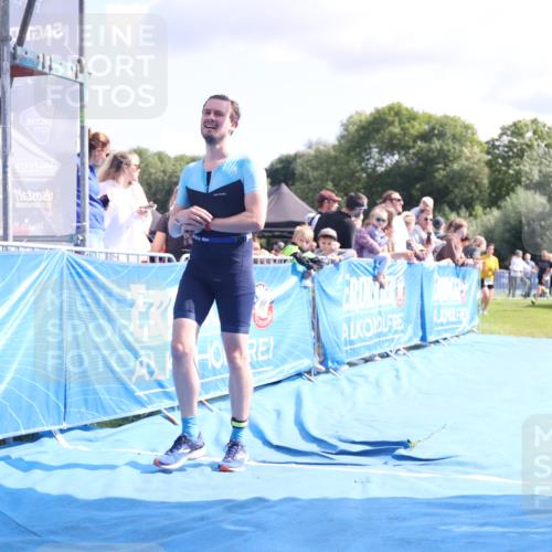 25.08.2024 - Elbe Triathlon Hamburg H.Heesch http://msf.ph/oto/6885176 25.08.2024 11:31:02 Ziel 630, 719, 1433, 1435 meine-sportfotos.de