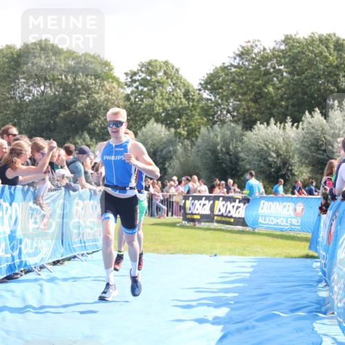 25.08.2024 - Elbe Triathlon Hamburg H.Heesch http://msf.ph/oto/6885177 25.08.2024 11:23:48 Ziel 560, 612 meine-sportfotos.de