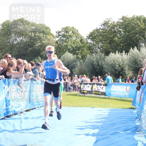 25.08.2024 - Elbe Triathlon Hamburg H.Heesch http://msf.ph/oto/6885179 25.08.2024 11:23:48 Ziel 560, 612 meine-sportfotos.de