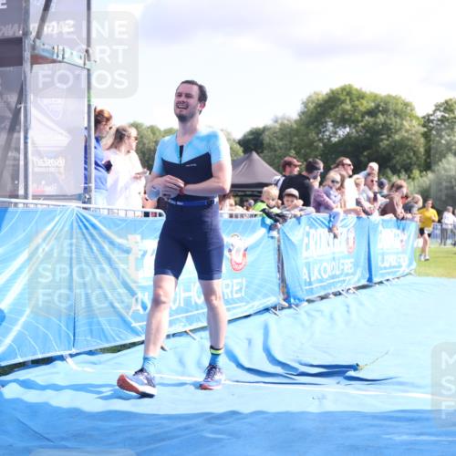 25.08.2024 - Elbe Triathlon Hamburg H.Heesch http://msf.ph/oto/6885180 25.08.2024 11:31:02 Ziel 630, 719, 1433, 1435 meine-sportfotos.de