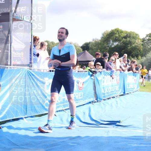25.08.2024 - Elbe Triathlon Hamburg H.Heesch http://msf.ph/oto/6885182 25.08.2024 11:31:02 Ziel 630, 719, 1433, 1435 meine-sportfotos.de