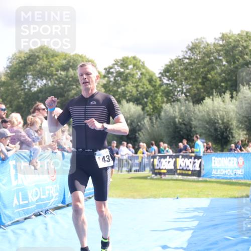 25.08.2024 - Elbe Triathlon Hamburg H.Heesch http://msf.ph/oto/6885188 25.08.2024 11:31:08 Ziel 300, 630, 1433, 1435 meine-sportfotos.de
