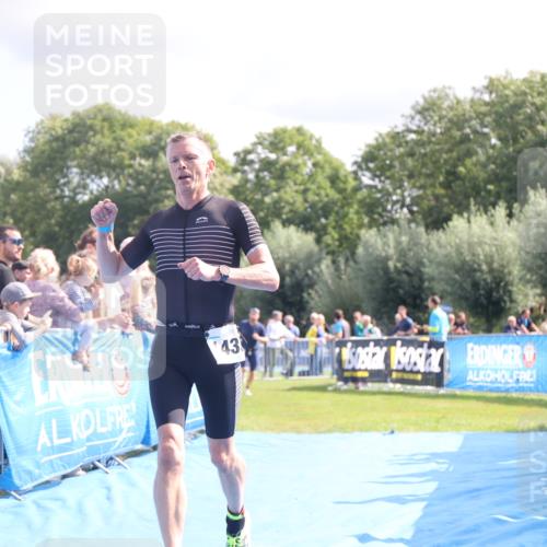 25.08.2024 - Elbe Triathlon Hamburg H.Heesch http://msf.ph/oto/6885190 25.08.2024 11:31:09 Ziel 300, 752, 1433 meine-sportfotos.de