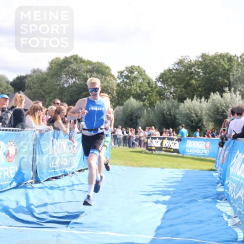 25.08.2024 - Elbe Triathlon Hamburg H.Heesch http://msf.ph/oto/6885191 25.08.2024 11:23:48 Ziel 560, 612 meine-sportfotos.de