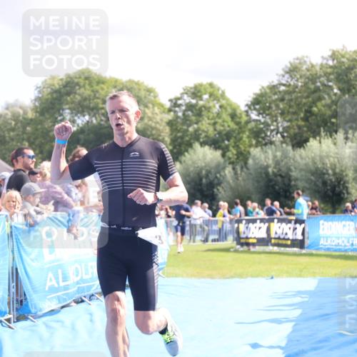25.08.2024 - Elbe Triathlon Hamburg H.Heesch http://msf.ph/oto/6885196 25.08.2024 11:31:09 Ziel 300, 752, 1433 meine-sportfotos.de