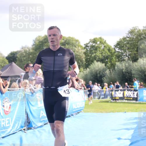 25.08.2024 - Elbe Triathlon Hamburg H.Heesch http://msf.ph/oto/6885206 25.08.2024 11:31:09 Ziel 300, 752, 1433 meine-sportfotos.de