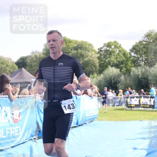 25.08.2024 - Elbe Triathlon Hamburg H.Heesch http://msf.ph/oto/6885211 25.08.2024 11:31:09 Ziel 300, 752, 1433 meine-sportfotos.de