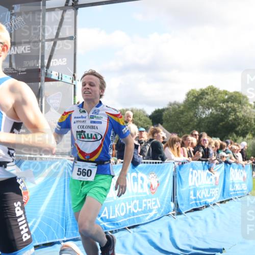 25.08.2024 - Elbe Triathlon Hamburg H.Heesch http://msf.ph/oto/6885216 25.08.2024 11:23:49 Ziel 560, 612 meine-sportfotos.de