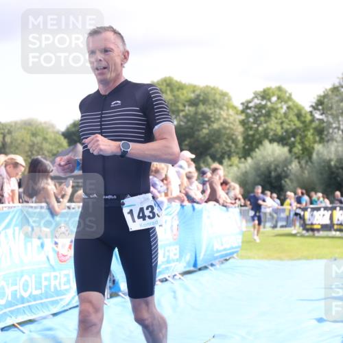 25.08.2024 - Elbe Triathlon Hamburg H.Heesch http://msf.ph/oto/6885219 25.08.2024 11:31:09 Ziel 300, 752, 1433 meine-sportfotos.de