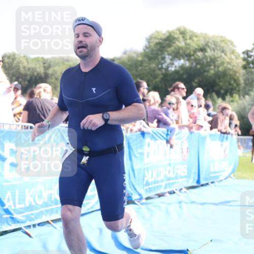 25.08.2024 - Elbe Triathlon Hamburg H.Heesch http://msf.ph/oto/6885247 25.08.2024 11:31:15 Ziel 300, 752, 1433 meine-sportfotos.de