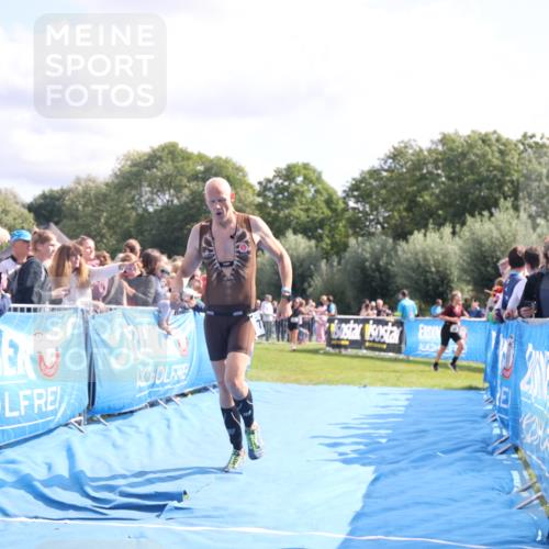 25.08.2024 - Elbe Triathlon Hamburg H.Heesch http://msf.ph/oto/6885260 25.08.2024 11:23:59 Ziel 776 meine-sportfotos.de