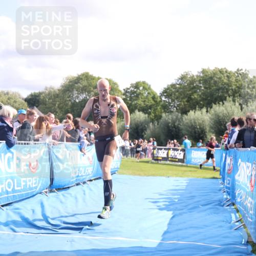 25.08.2024 - Elbe Triathlon Hamburg H.Heesch http://msf.ph/oto/6885264 25.08.2024 11:24:00 Ziel 776 meine-sportfotos.de