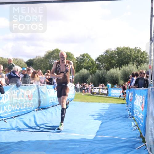 25.08.2024 - Elbe Triathlon Hamburg H.Heesch http://msf.ph/oto/6885268 25.08.2024 11:24:00 Ziel 776 meine-sportfotos.de