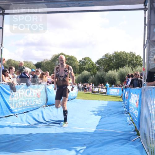 25.08.2024 - Elbe Triathlon Hamburg H.Heesch http://msf.ph/oto/6885273 25.08.2024 11:24:00 Ziel 776 meine-sportfotos.de