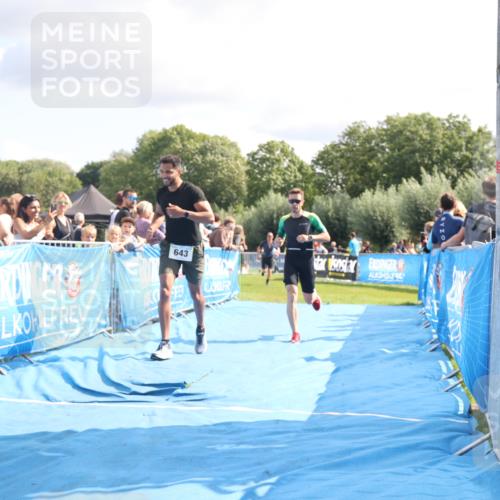 25.08.2024 - Elbe Triathlon Hamburg H.Heesch http://msf.ph/oto/6885276 25.08.2024 11:31:22 Ziel 300, 356, 587, 643, 752, 761 meine-sportfotos.de