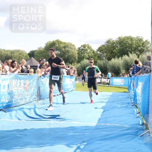 25.08.2024 - Elbe Triathlon Hamburg H.Heesch http://msf.ph/oto/6885278 25.08.2024 11:31:23 Ziel 356, 587, 643, 752, 761 meine-sportfotos.de