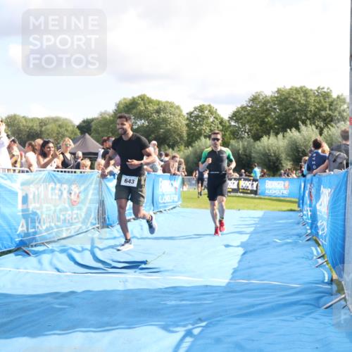 25.08.2024 - Elbe Triathlon Hamburg H.Heesch http://msf.ph/oto/6885282 25.08.2024 11:31:23 Ziel 356, 587, 643, 752, 761 meine-sportfotos.de