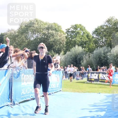 25.08.2024 - Elbe Triathlon Hamburg H.Heesch http://msf.ph/oto/6885283 25.08.2024 11:24:11 Ziel 506 meine-sportfotos.de